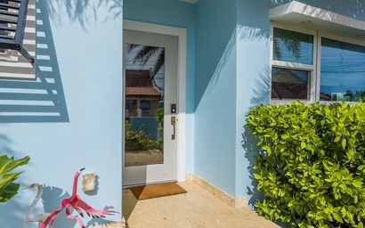 Fantastic 3-Bdr Villa with Gorgeous Pool & View 9