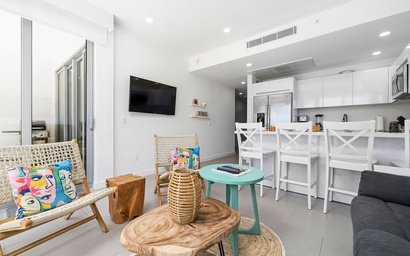 2BSGF-Azure114 - Luxurious Beach Vibes Retreat w/ Private Hot Tub 10