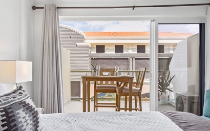 HH-Studio202S- New Luxury Studio W/Balcony Pool Gym Part Waterview 2