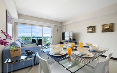 2BS-OC412 - RELAXING and classic best BEACHFRONT condo.