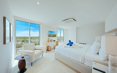 A360.E62- Luxury 3BR Suite with Terrace Near Eagle Beach 2