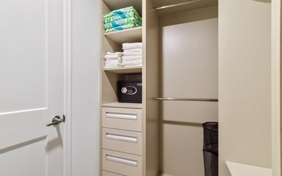 HH-Studio202S- New Luxury Studio W/Balcony Pool Gym Part Waterview 10