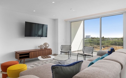 A360.E21 - New Luxury 3-Bedroom Condo at Eagle Beach 8