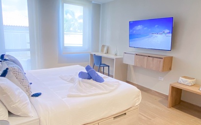 Bonsai107-Ground Floor One-Bedroom Suite with Direct Pool Access – Near Palm Beach 5