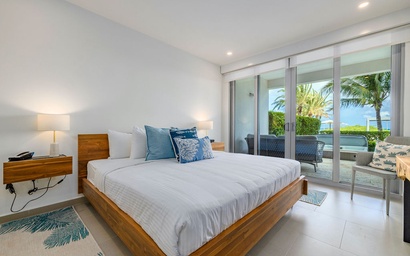 2BSGF-Azure126 - Oceanfront Retreat with Private patio and Hot tub. 5