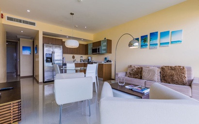 1BS-Blue314 - Condo in a One Happy Island living 7