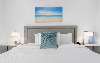 1BApt-Azure524 - Beachfront 1BR Suite with Sunset Balcony 3