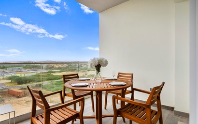 A360.E52 - Luxury Coastal Condo with Panoramic Views of Aruba 10