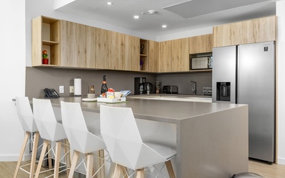 3BS-Blue431 - Modern Ocean View Three Bedroom Condo 7