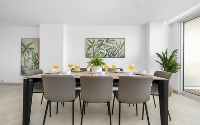 A360.E22 - Prime Beachside Stay | Modern 3BR Retreat 8