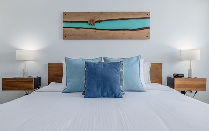 2BSGF-Azure126 - Oceanfront Retreat with Private patio and Hot tub. 5