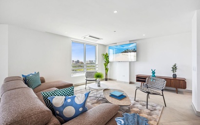 A360.W42 - Elegant 4BR Retreat | Steps to Eagle Beach 6