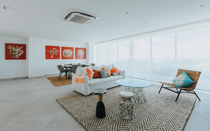 A360.E42 -Chic 3BR Escape Near the Sand, Best Location 6