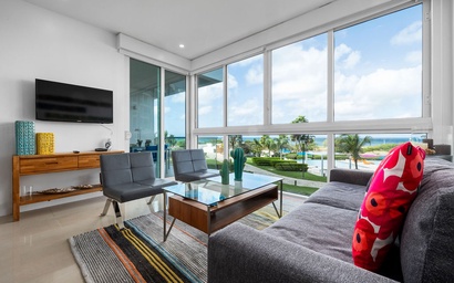 1BS-Blue223 - Colorful and modern Ocean View Condo for 4. 8