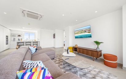 A360.E51 - Luxury 3BR Condo Steps to Eagle Beach 6