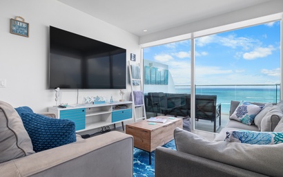 3BPH-BluePH3-5 - It's 5 O'clock Somewhere, Penthouse PH3-5 3Bdrm 9