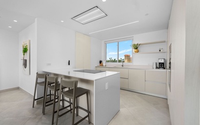 A360.E22 - Prime Beachside Stay | Modern 3BR Retreat 4