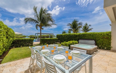 2BSGF-Azure114 - Luxurious Beach Vibes Retreat w/ Private Hot Tub