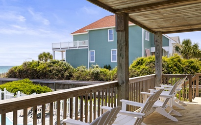 Susie's Ocean Retreat West (formerly Footprints West) 9