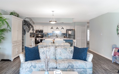 Colony By The Sea 106 5