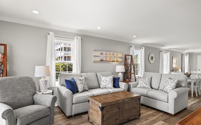 Susie's Ocean Retreat West (formerly Footprints West) 5