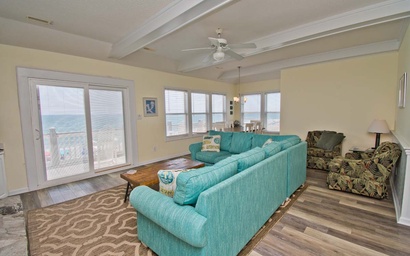 Pier Pointe 1B3 4