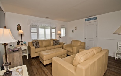 Captain's Quarters East 5