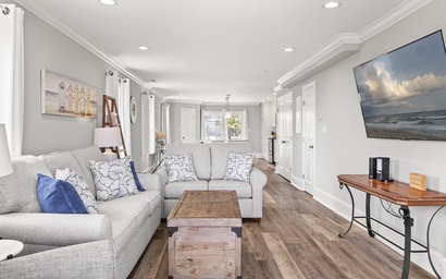 Susie's Ocean Retreat West (formerly Footprints West) 6