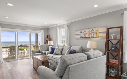 Susie's Ocean Retreat West (formerly Footprints West) 4