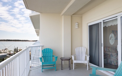 Olde Towne Yacht Club 215 6