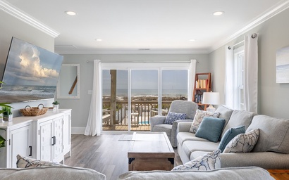 Susie's Ocean Retreat West (formerly Footprints West)