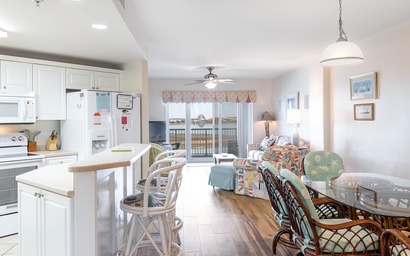 Olde Towne Yacht Club 215 10