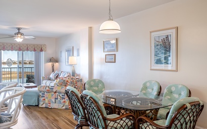 Olde Towne Yacht Club 215 9