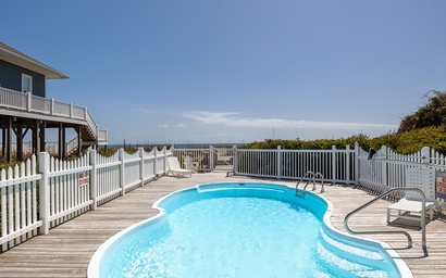 Susie's Ocean Retreat West (formerly Footprints West) 2