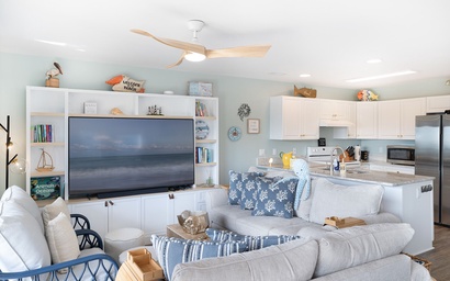 Angel's At the Pier East - formerly Conch Inn 7