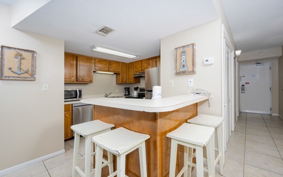 Island Winds East 210 4