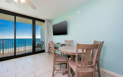 Phoenix All Suites Hotel 709 3