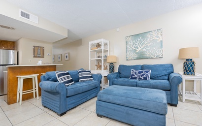 Island Winds East 210 6