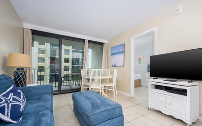 Island Winds East 210