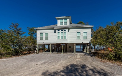 Pelican Roost 9407