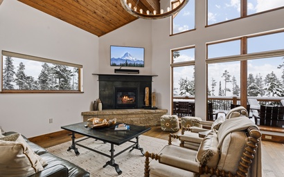Homestead Chalet | Alpine Haven 5