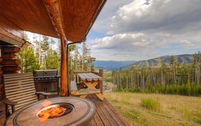 Rustic Ridge Retreat 3