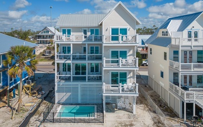 Featured Property Margar-et Away