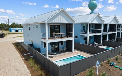 Featured Property Knee Deep