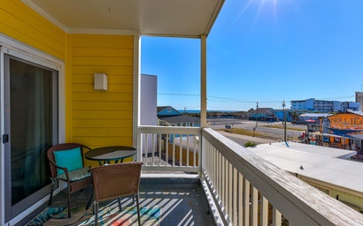 Going Coastal in Beach Harbour 5