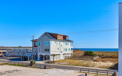 Going Coastal in Beach Harbour 3