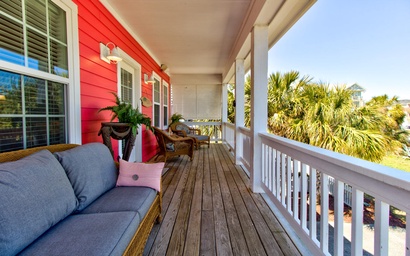 Hot Dogs in Paradise 2