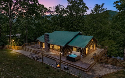 Modern Mountainside Cabin