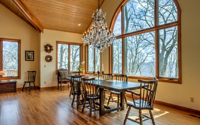 Featured Property Into the Trees