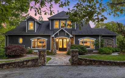Featured Property Waterfall Manor